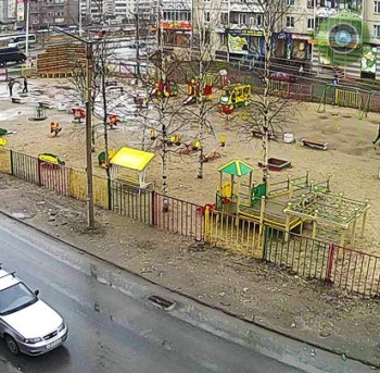 Детская площадка у «Столицы»,   1
