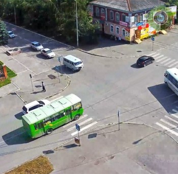 На перекрёстке Ленина/Мопровский в Бийске