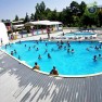 У бассейна детского лагеря «Smart Camp» в Крыму