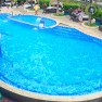 У бассейна «Story Beach Club» в Нячанге