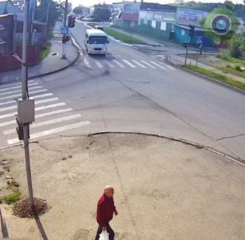 На перекрёстке Революции/Мопровский, Бийск