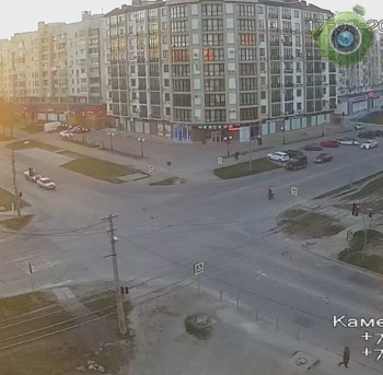 Перекресток улицы Чапаева и проспекта Победы