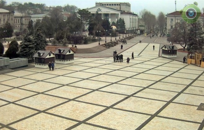 На площади Ленина