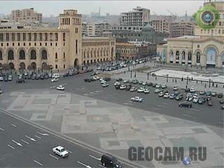 На площади Республики