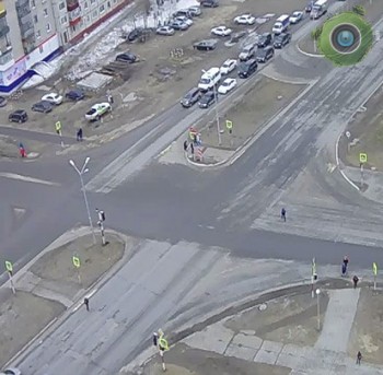 На перекрёстке Интернациональная - Дзержинского