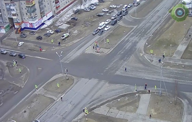 На перекрёстке Интернациональная - Дзержинского