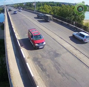 На Коммунальном мосту в сторону Врорбьёвки