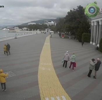 Набережная возле поющего фонтана