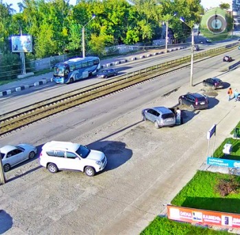 На парковке на улице Петра Мерлина, 51