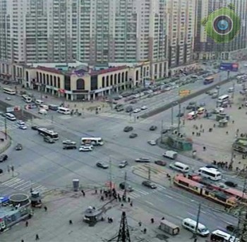 На перекрёстке проспектов Испытателей и Коломяжского