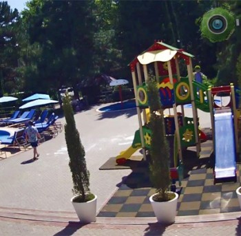 У детской площадки отеля «Демерджи», Алушта, Крым